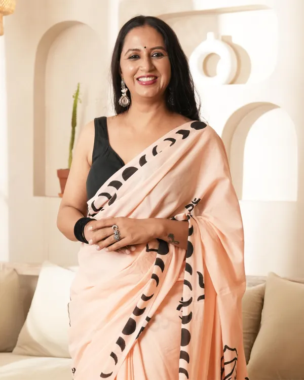 Peach_Cotton_Crescent_Om_H_Block_Print_Mul_Saree_With_Tassels_For_Women